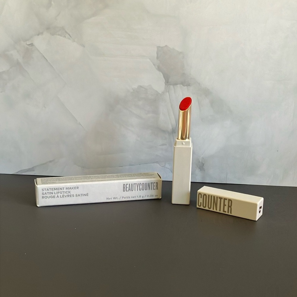 Beautycounter Statement Maker Satin Lipstick color-energized